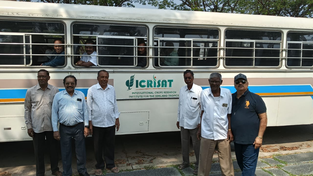 Bus for ICRISAT trip.jpeg